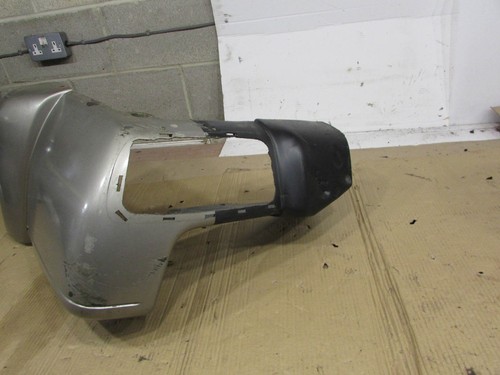 Angolo paraurti posteriore destro Nissan Patrol 2.8 Y61 97-04 necessita di attenzione - Foto 2 di 8