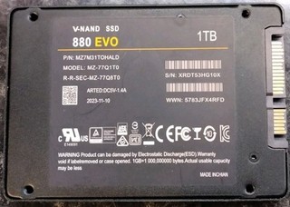 1 TB SSD Lenovo Windows 10 Preinstalled. 2.5 . plug&play .