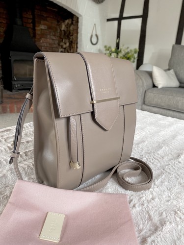 🍂GORGEOUS RADLEY TAUPE Shoulder / Cross Body / Hand Bag - SUPERB CONDITION!🍂 - Picture 2 of 10