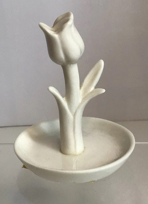 Ring Holder Tulip White Ceramic on Round Base Jewelry Triple Leaves