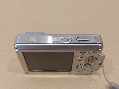 Olympus Stylus 770 SW 7.1 MP Digital Camera Shock + Waterproof