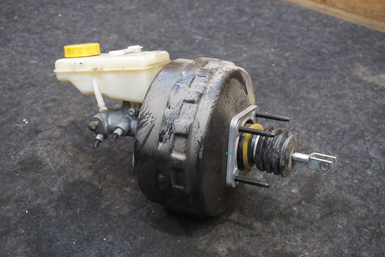 Master Cylinder Brake Booster W/reservoir Ad43-2b195-aa Aston Martin Rapide 2011