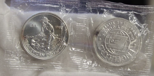 (2) 1982 1 oz .999 Fine Silver Engelhard  Prospector BU Original Plastic