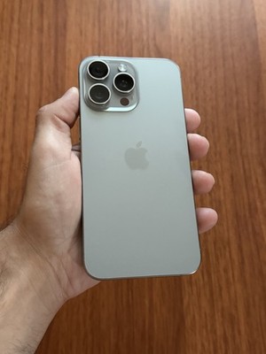 Apple iPhone 15 Pro Max - 256GB (Unlocked) Natural Titanium