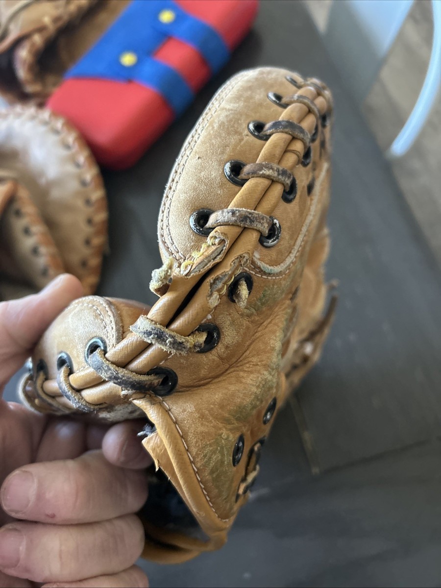 Mizuno MT1060 Professional Model Lite-flex RHT Leather Catchers