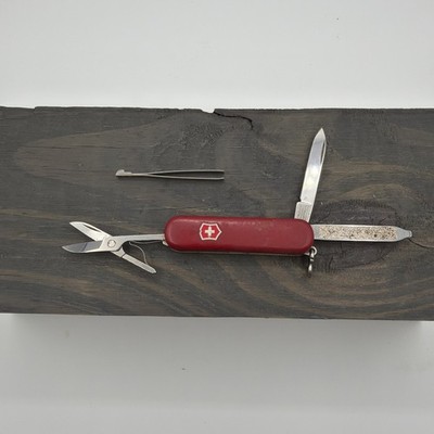 VINTAGE MARLBORO UNLIMITED VICTORINOX SWISS ARMY KNIFE /WITH