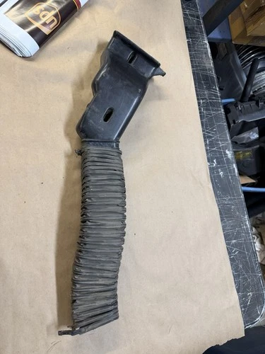 1980-1983 80-83 Ford Truck Bronco Air Cleaner Fresh Air Intake Tube Duct RARE