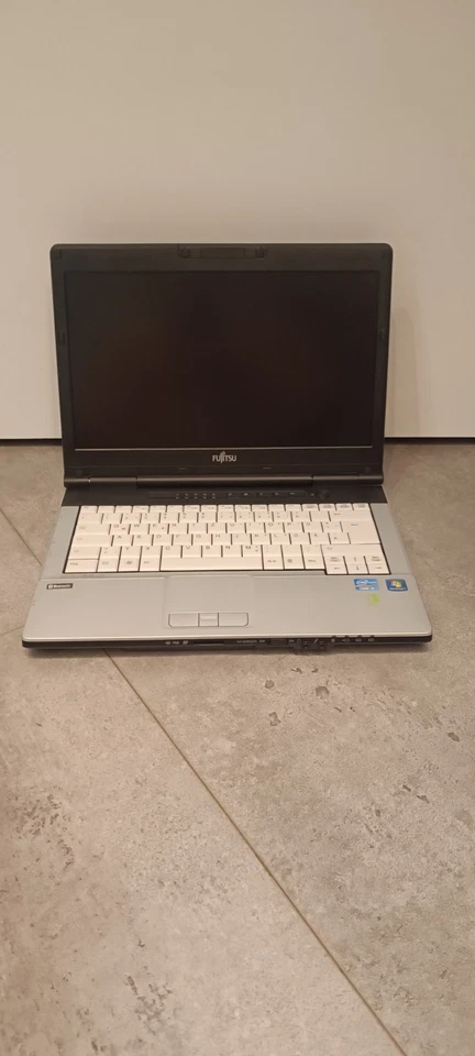 Fujitsu Lifebook S751 240GB SSD - Core i5 - 8GB RAM Windows 10 Notebook Laptop - Bild 2 von 4