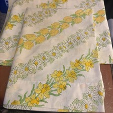 Vintage Cannon Monticello Daisy Tulip  Daffodil Pair Of Pillowcases, 30 X 21  
