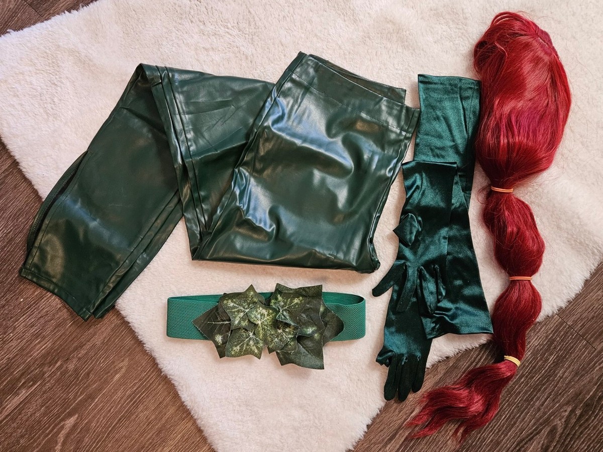Archives Des ‎Poison Ivy Bombshell Poses Greens-Reds