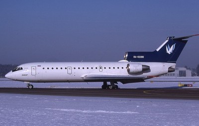 MO933   Aircraftslide/Dia   Enkor  Yakovlev Yak-42D  RA-42388  ''not cut''