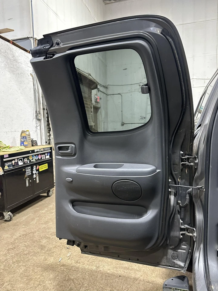 Used Rear Right Door Assembly Rear Side fits: 2006 Toyota Tundra Extended Cab w/ Foto 3 de 4