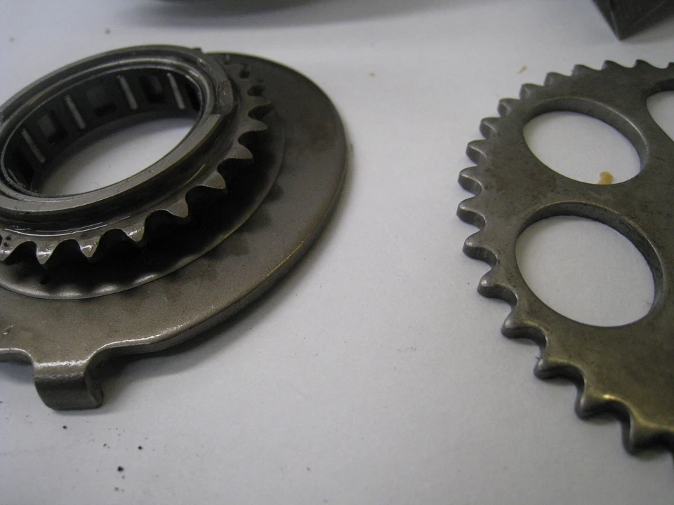 81 YAMAHA MAXIM XJ650 OIL PUMP - Image 2 of 4