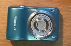 Samsung ES Series ES28 12.2MP Digital Camera - Rare metallic blue