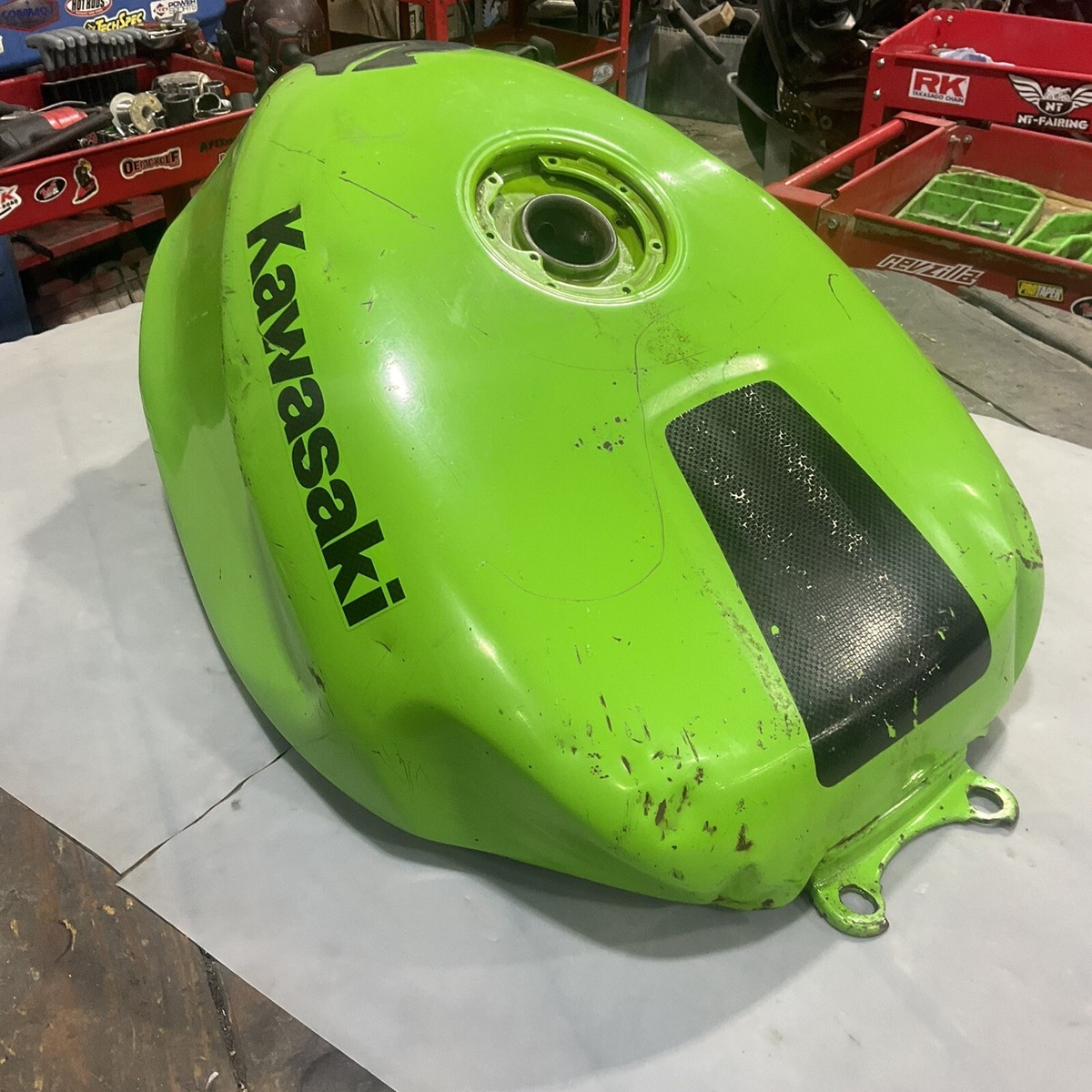 96-03 KAWASAKI NINJA ZX7R ZX7 GAS TANK FUEL CELL PETROL 96-03 KAWASAKI NINJA ZX7R ZX7 GAS TANK FUEL CELL PETROL