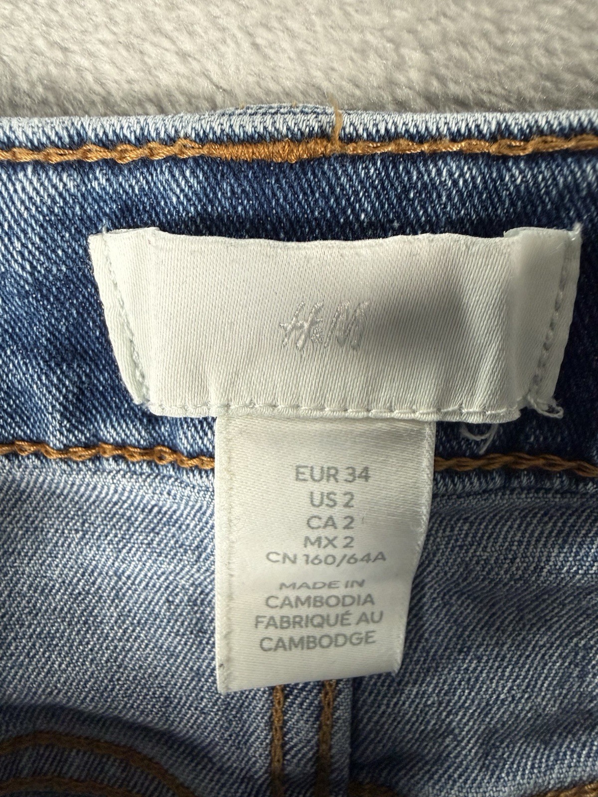 H&M Shorts Women's 2 Blue Denim Cuffed thumbnail 5