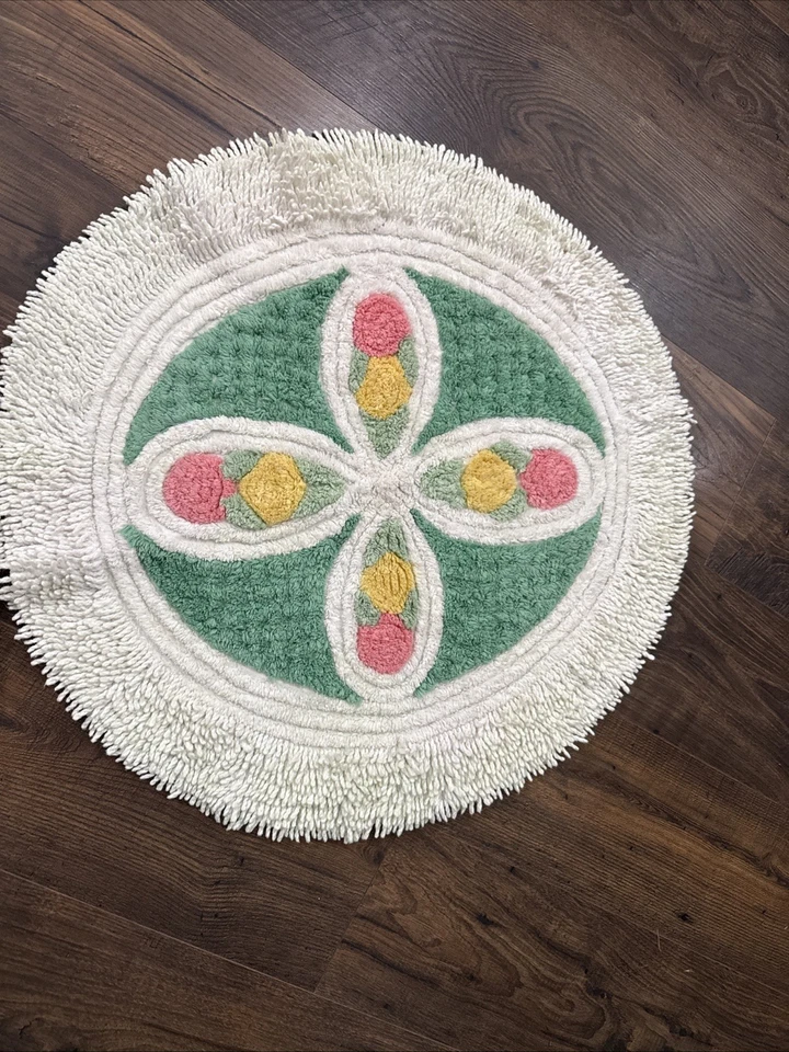 BEAUTIFUL Vintage Chenille Rug plush Set Of 2 White Green Floral - Image 3 of 4