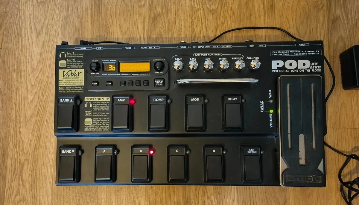 Line 6 POD XT Live Multi-FX Guitar Pedal - Manual - Soft Carry 