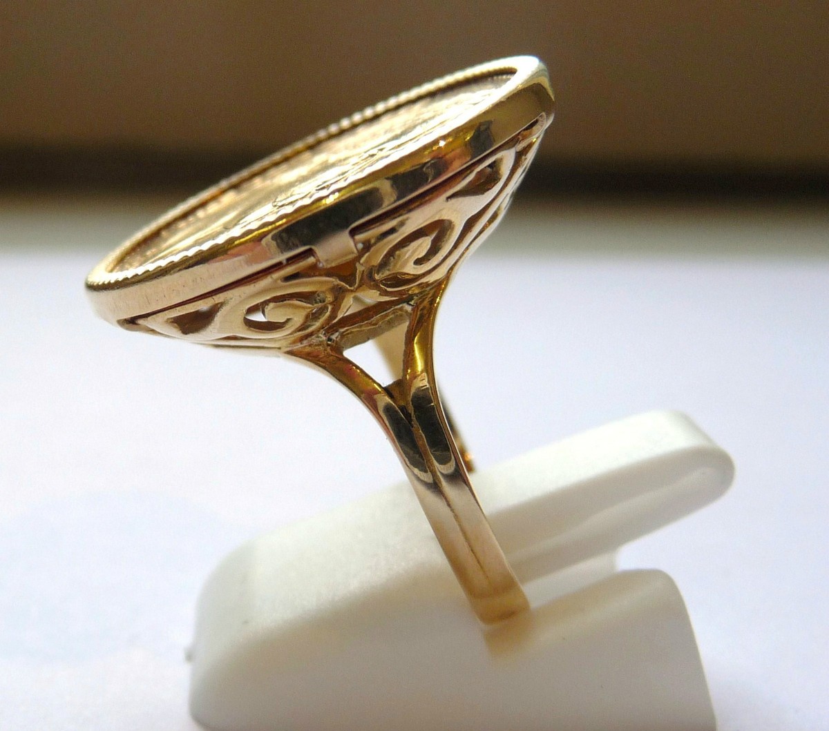 Monture bague pièce or 20 Francs Napoléon sur panier repercé arabesque