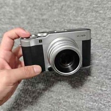 FUJIFILM X-A5 Digital Camera silver w XC 15-45mm f/3.5-5.6 lens w/battery
