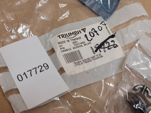 Kit de Moldeo Pantalla Mango Triumph Tiger Sport 660cc T2311662 Genuino NUEVO - Imagen 7 de 8