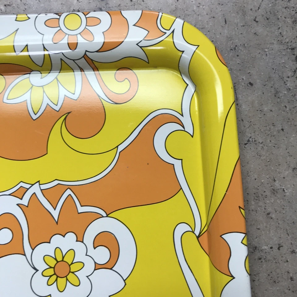 JUEGO 2 BANDEJAS DE SERVIR TV DE METAL PSICODÉLICO HIPPIE AMARILLO NARANJA BLANCO MOD AÑOS 60 DE COLECCIÓN Foto 4 de 4
