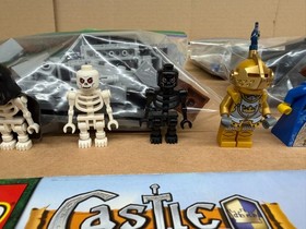 LEGO Castle 7079 Drawbridge Defense 7 Minifigures 335 Pieces No Box Pre-Owned