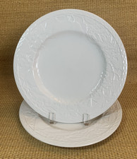 Juego 2 Platos de Cena COUNTRY FAYRE Blanco Repujado 10.75" Johnson Bros Franciscan