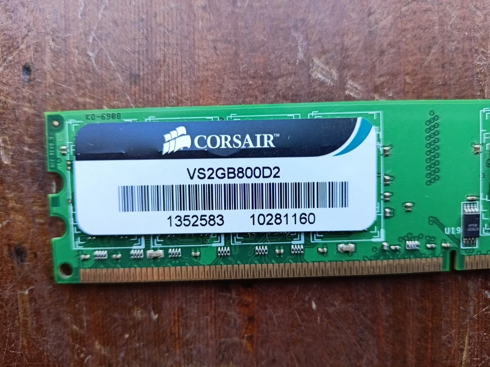 Corsair VS2GB800D2 RAM (2 GB, PC2-6400 (DDR2-800), DDR2 SDRAM, 800 MHz, DIMM 240 - Immagine 2 di 3