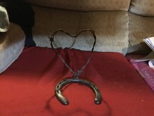 3 Wall Art Iron Horseshoe - With bared wire heart