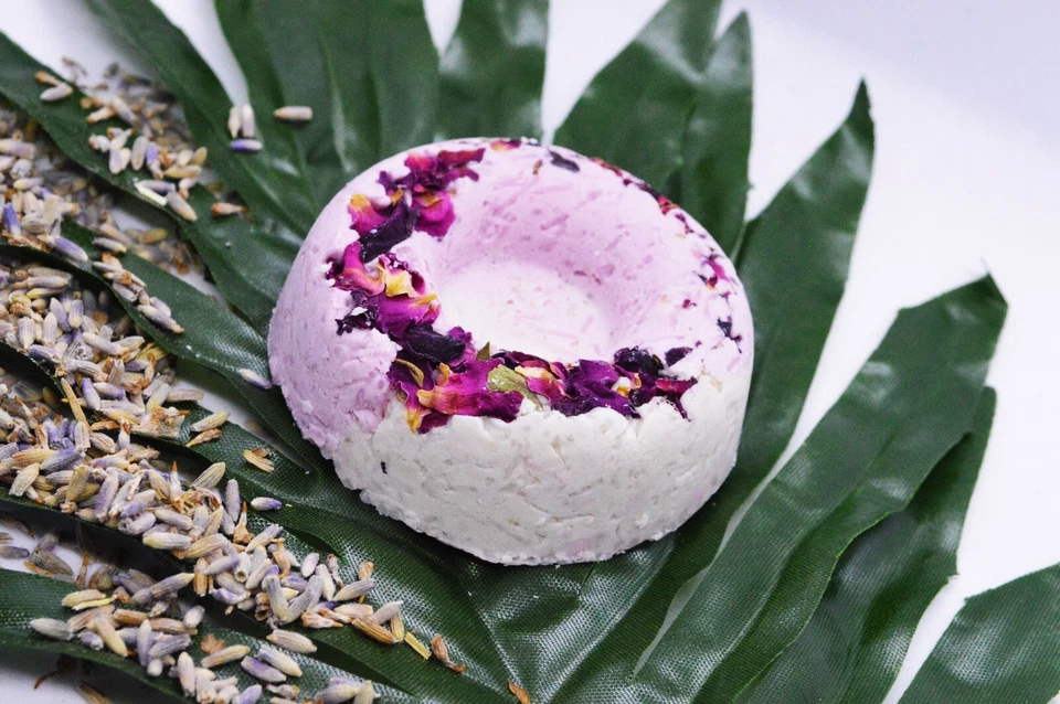 Vegan Hair Care Bundle Dry Shampoo, Shampoo Bar and Conditioner Bar Gift Set - Image 4 of 4