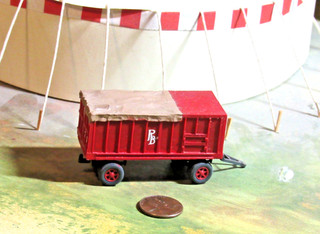 Walthers ho RBBB CIRCUS STAKE & CHAIN WAGON for Model Train Layouts & Displays