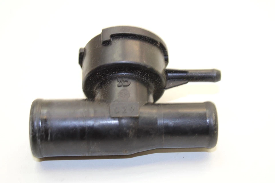 Yamaha Vmax 600 Sx 1997 OEM cuello de relleno 8CR-12591-00-00 Q2575 Foto 2 de 4