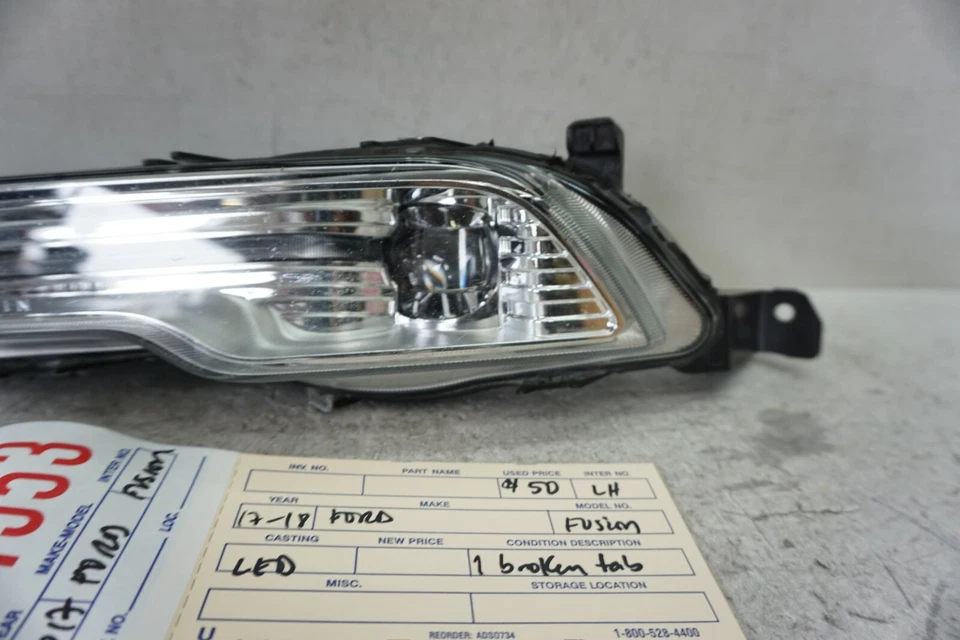1 pestaña rota 2017 2018 Ford Fusion conductor izquierdo LED luz antiniebla OEM UF44953 Foto 3 de 4