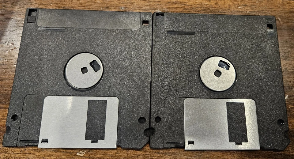 Doom 1993 PC Game (2 floppy discs) - Image 2 of 2