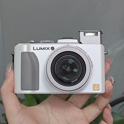 Panasonic LUMIX DMC-LX5 10.1MP 3.8X Optical Zoom Digital Camera HD
