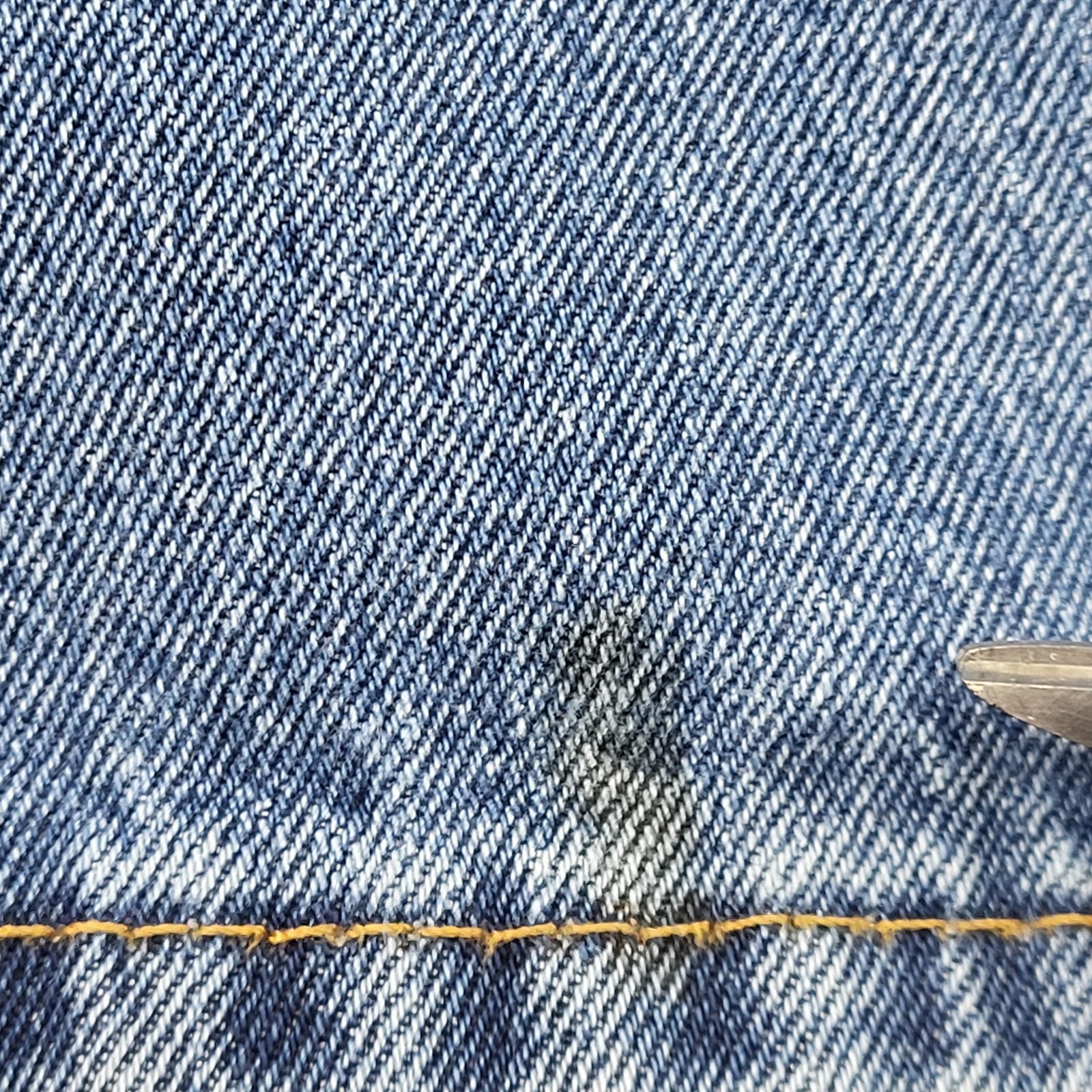 Levis 550 Jeans Mens 34x33 Blue Medium Wash Relaxed Taper Denim Tag 34x34 thumbnail 18