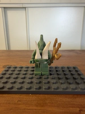 LEGO Minifig – Atlantis Barracuda Guardian atl015 - Jambe abîmée - Photo 1/4