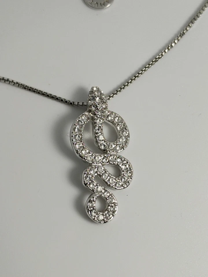 Collar Vince Camuto Serpiente Circonita cúbica Tono Plata 18" Foto 3 de 4