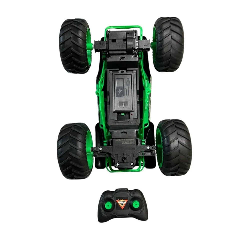 Monster Jam Spin Master Large Grave Digger RC Truck BKT Tires w/Remote 66801 - Image 3 of 4