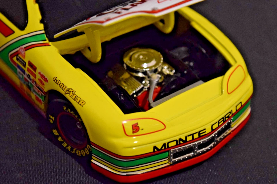 Suzuki Japón 1996 acción Terry Labonte #5 Kellogg's #5 escala 1:24 Monte Carlo Foto 2 de 4