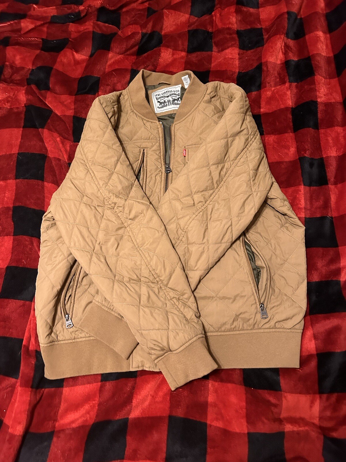 LEVI'S Men's DiamondQuilted Nylon Bomber Jacket KHK … Gem