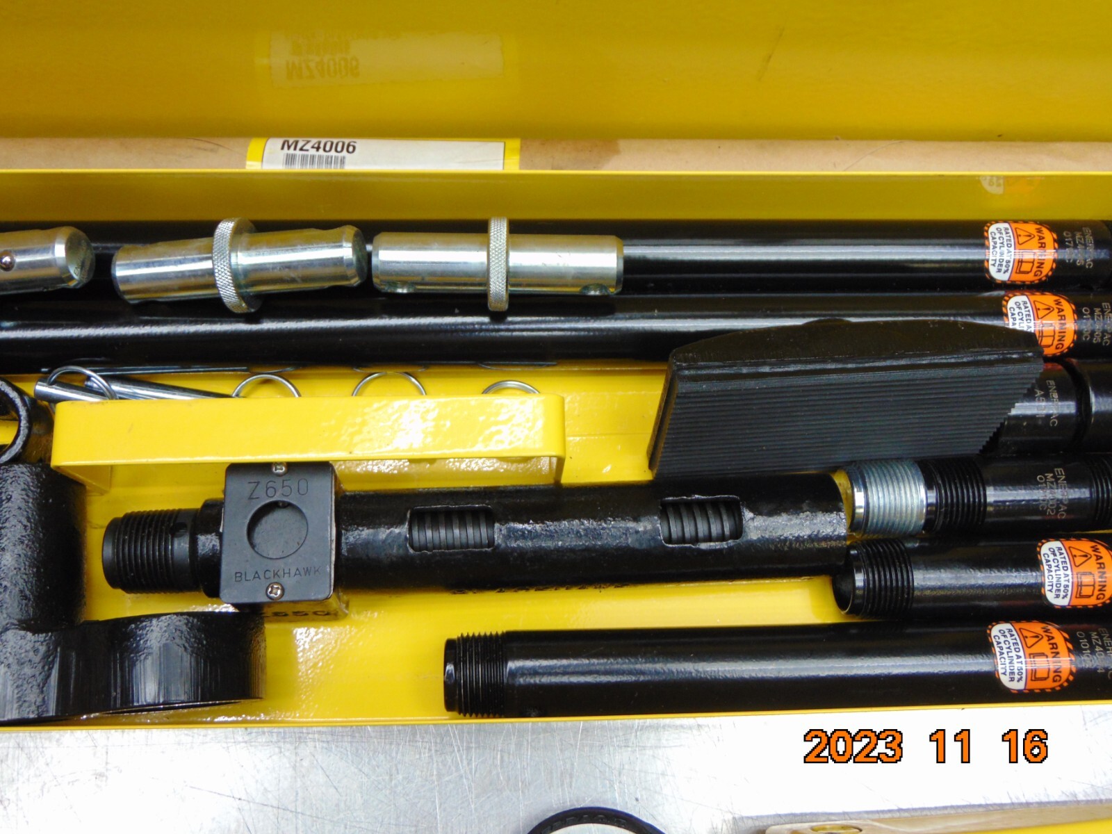 ENERPAC® MS24 HYDRAULIC CYLINDER AND HAND PUMP SET, 33 PIECES, 2.5 TON