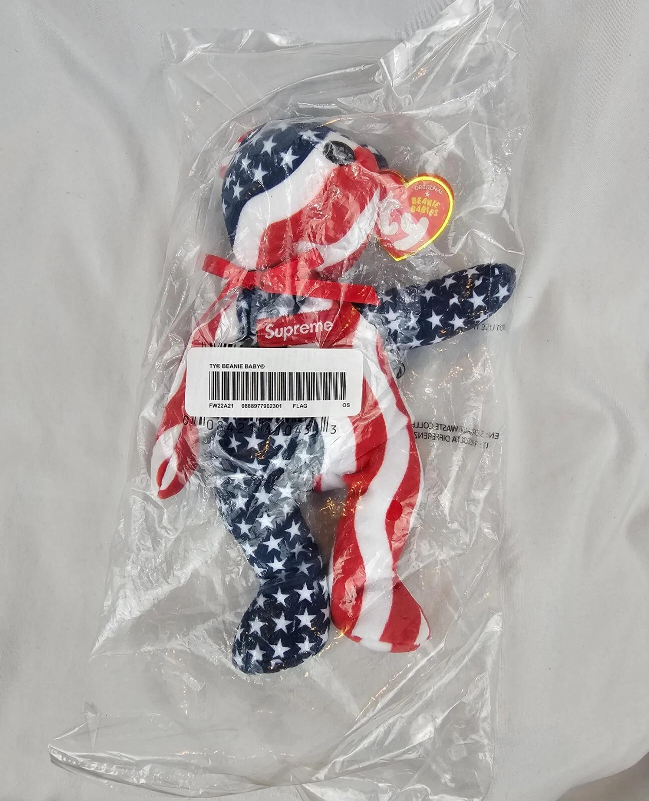 Supreme x TY Beanie Baby U.S.A. « drapeau » rouge, blanc et bleu FW22 FLAMBANT NEUF
