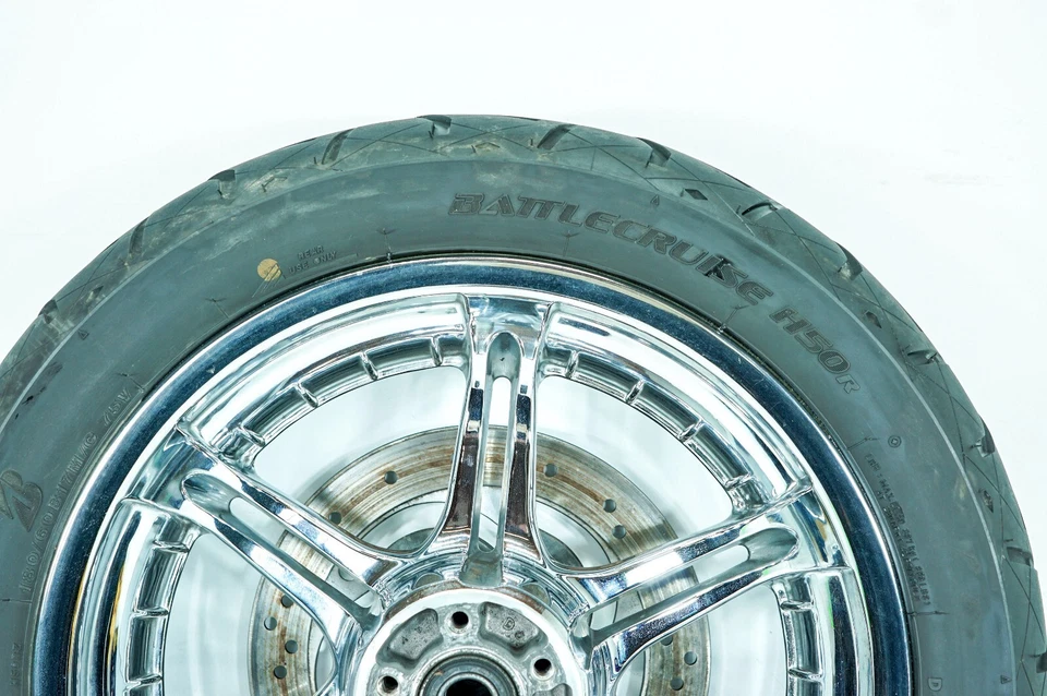 08 Llanta trasera Harley Dyna Wide Glide llanta cromada ranurada 180/60B17 75V 1330 Foto 4 de 4