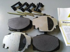 TRIUMPH 2000 MK1 2.5Pi BRAKE PADS FERODO & FITTING KIT