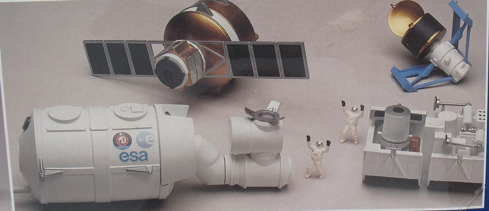 MONOGRAM 5904 NASA SPACE SHUTTLE 1:72 Raumfahrt Modellbausatz Model Kit Columbia - Bild 2 von 4