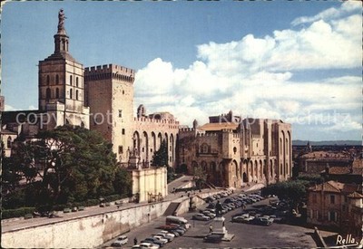 Avignon Vaucluse Notre Dame des Doms et le Palais des Pa