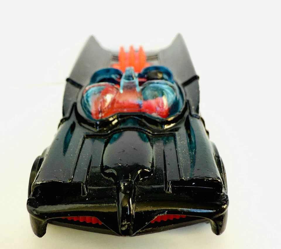 1976 Corgi Juniors Batmobile W/ Batman 1:64 Scale Toy DC Comics Vintage Car - Image 4 of 4