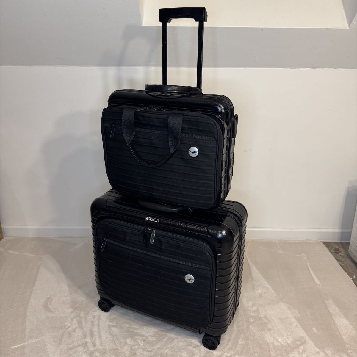 Rimowa Lufthansa Salsa Business Trolley 42L + 13L Black 4 wheels